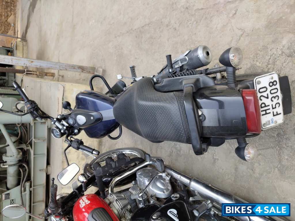 Blue Bajaj Avenger Street 150