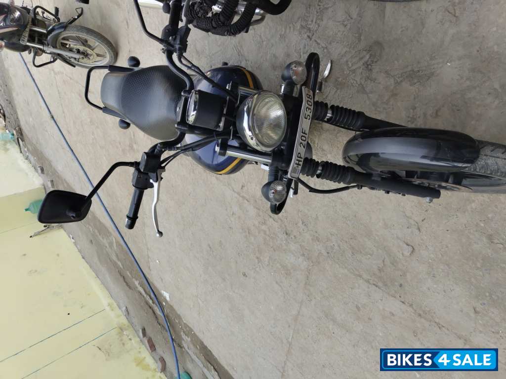 Blue Bajaj Avenger Street 150