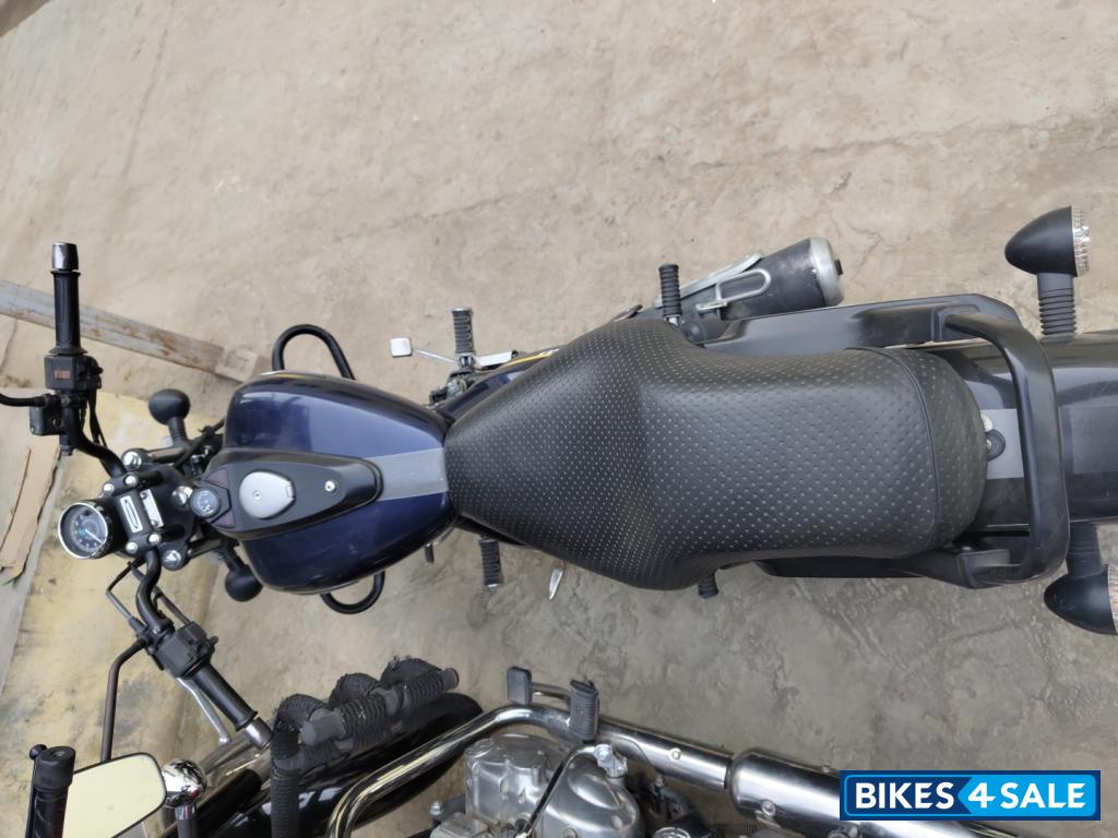 Blue Bajaj Avenger Street 150