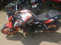 Orange KTM Duke 125 2020