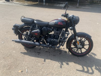 Royal Enfield Classic Stealth Black