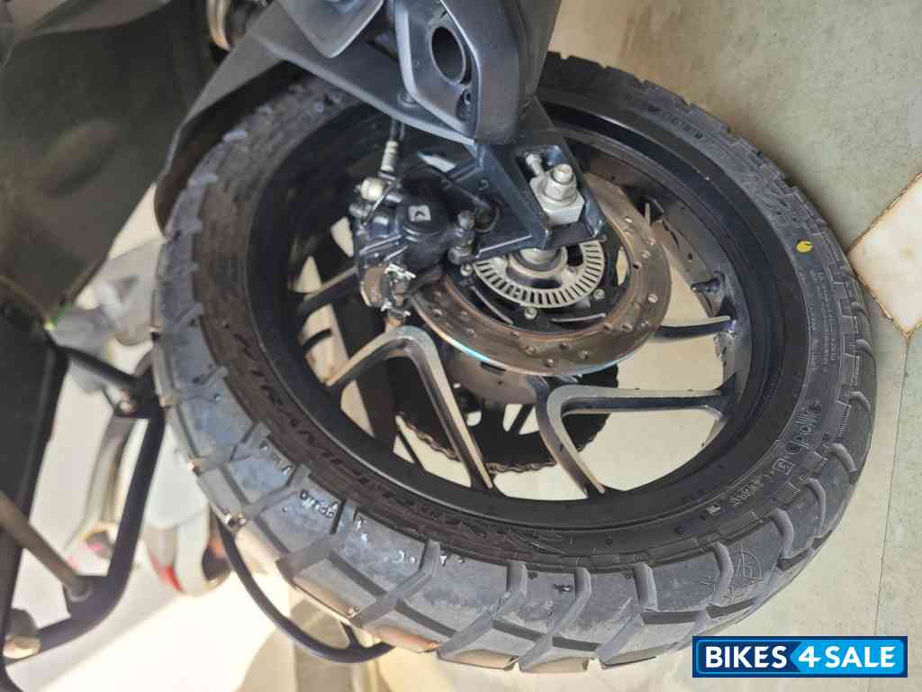 Bajaj Dominar 400 ABS BS6