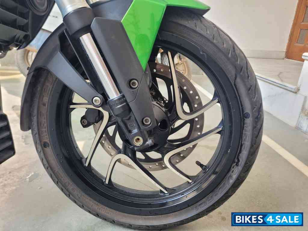 Bajaj Dominar 400 ABS BS6