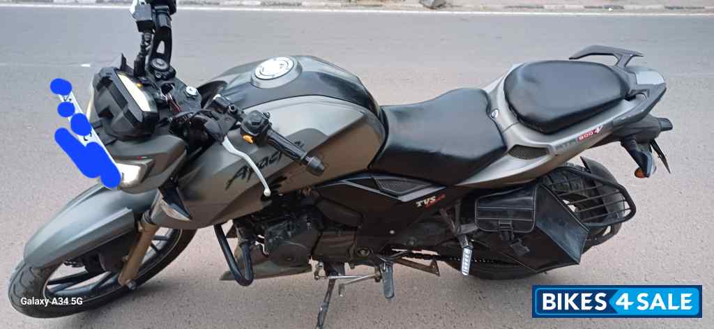 TVS Apache RTR 200 4V