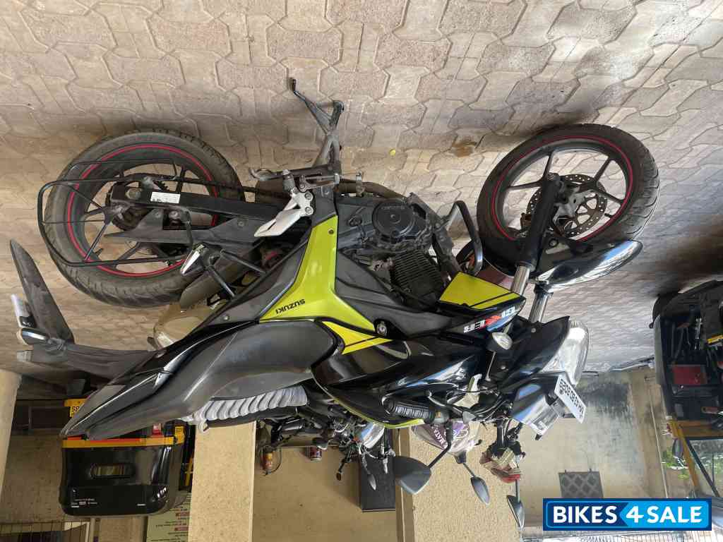 Green With Sparkl Black Suzuki Gixxer 150