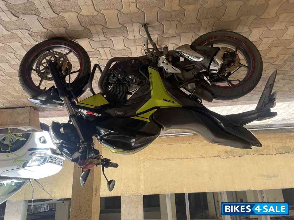 Green With Sparkl Black Suzuki Gixxer 150