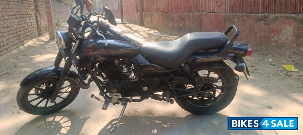 Bajaj Avenger Street 220
