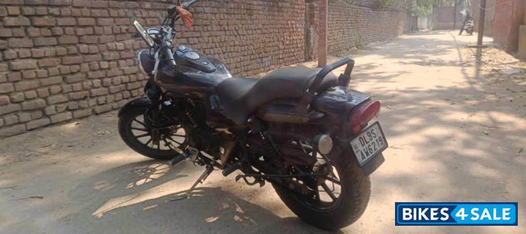 Bajaj Avenger Street 220