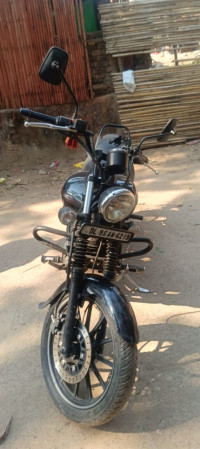 Bajaj Avenger Street 220
