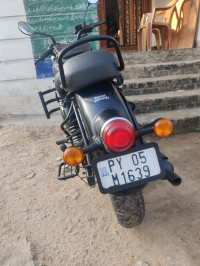 Royal Enfield Classic Stealth Black