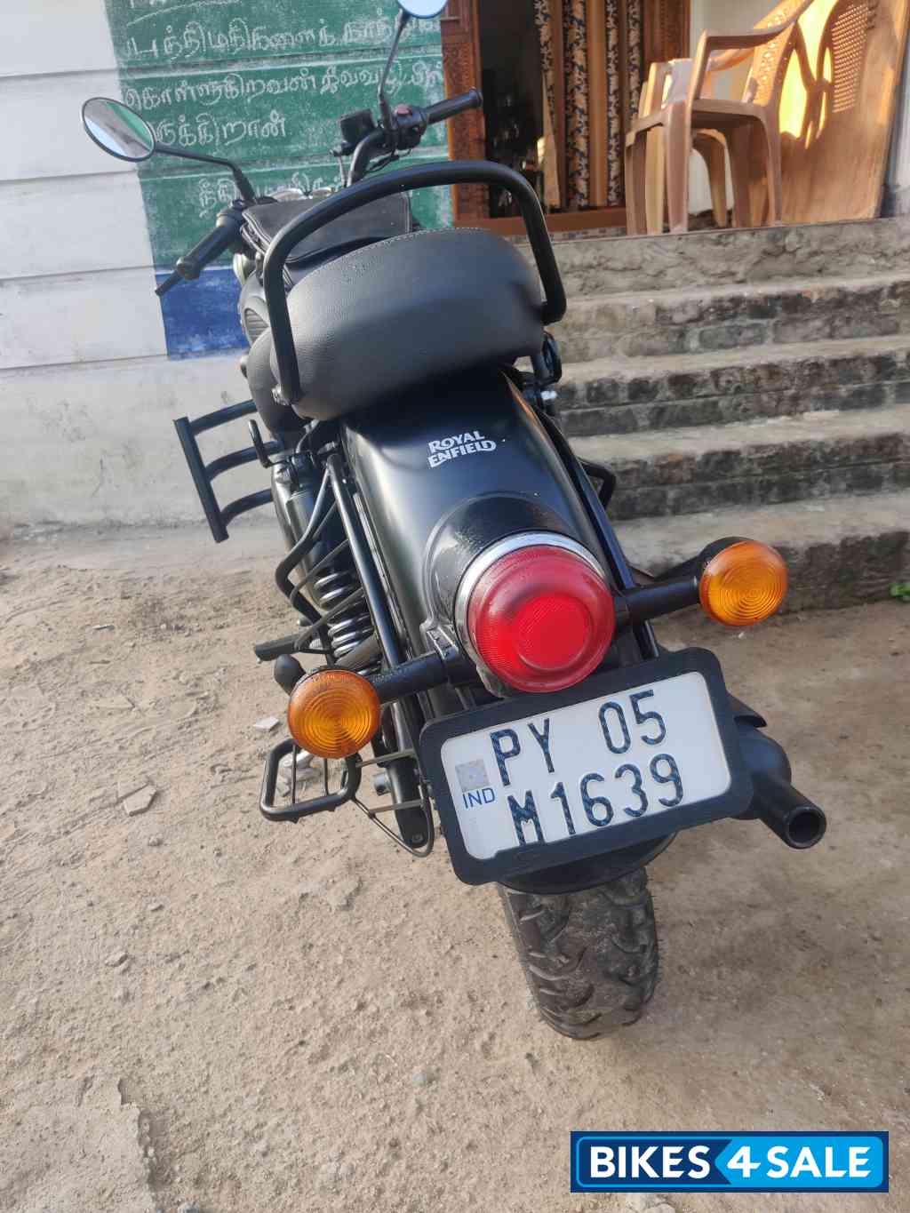 Royal Enfield Classic Stealth Black