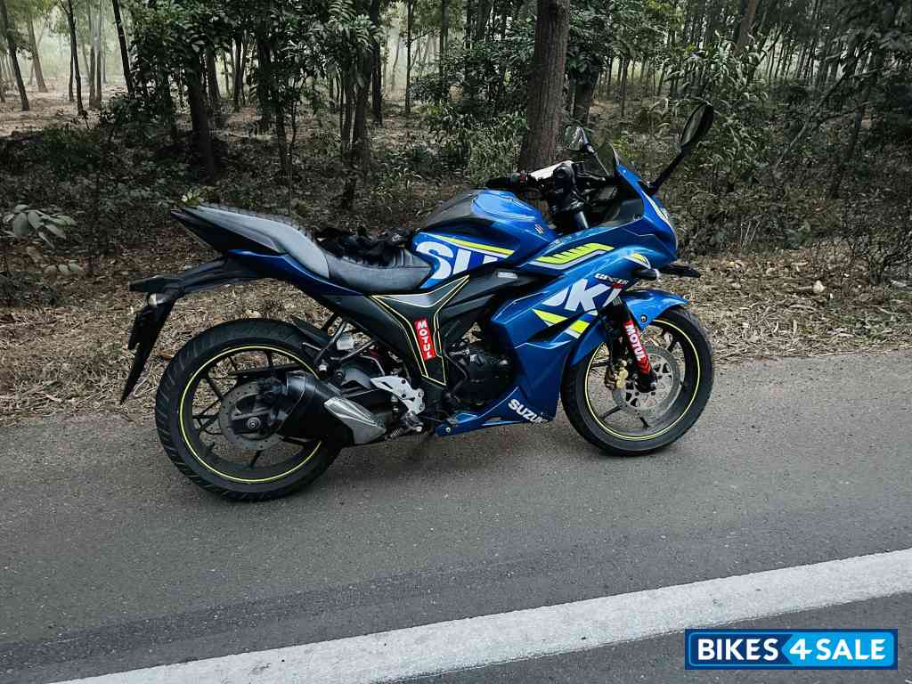 Suzuki Gixxer SF
