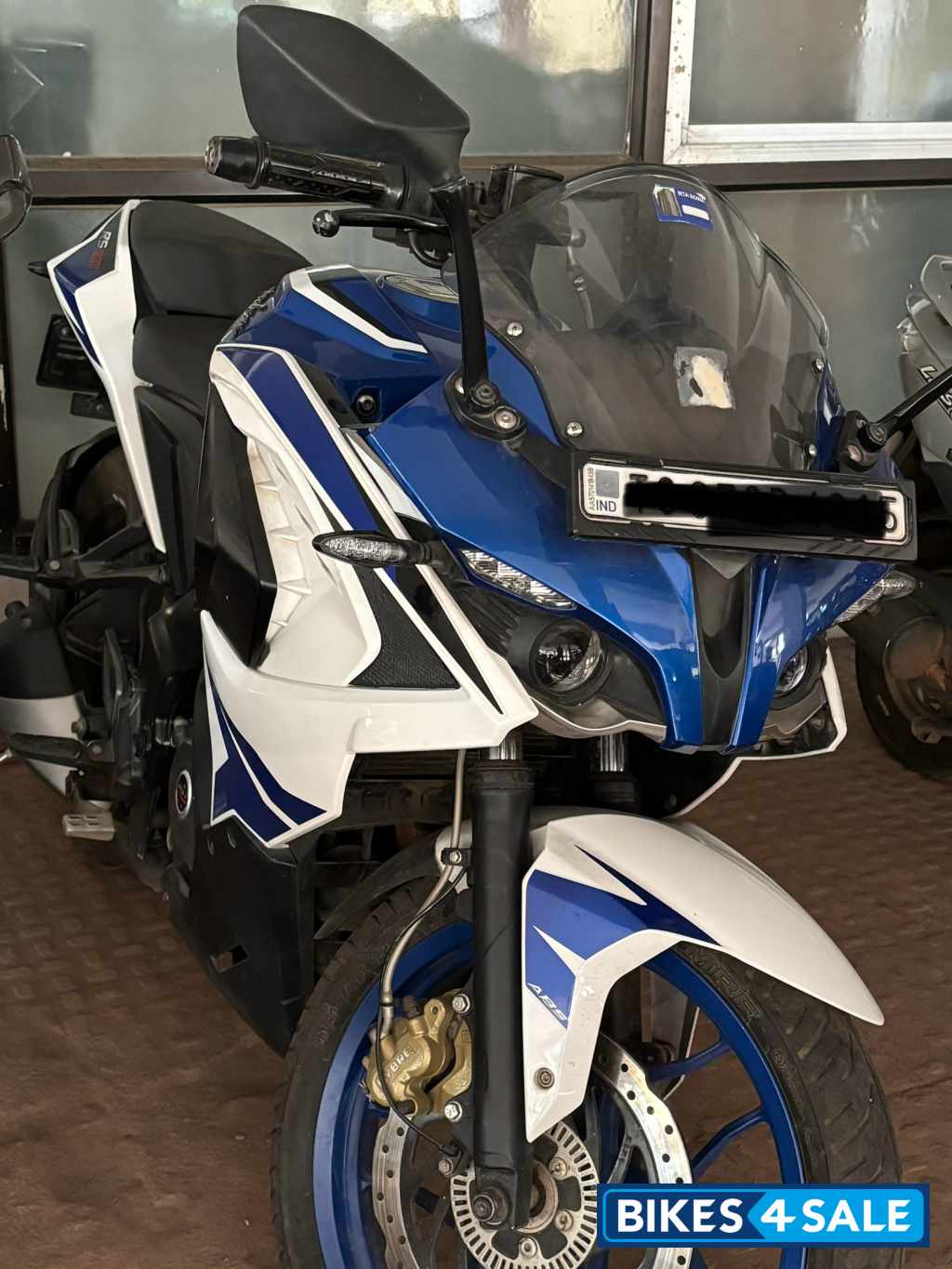 Bajaj Pulsar RS 200