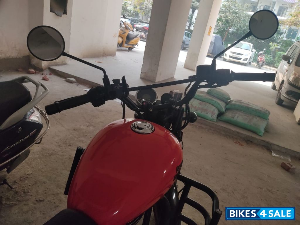 Red Royal Enfield Meteor 350 Fireball Red Royal Enfield Meteor 350 Fireball