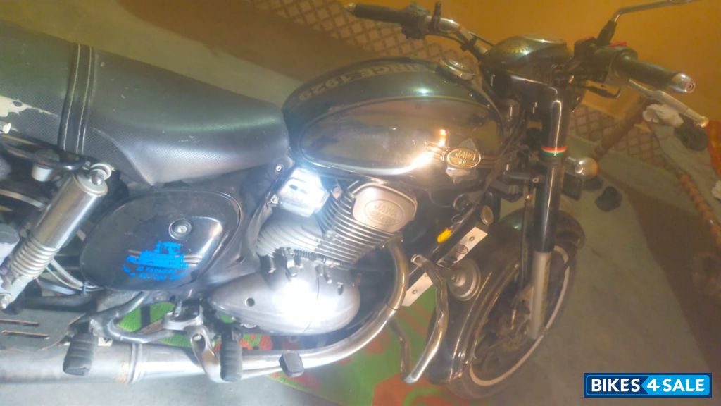 Silver Black Jawa Jawa BS6