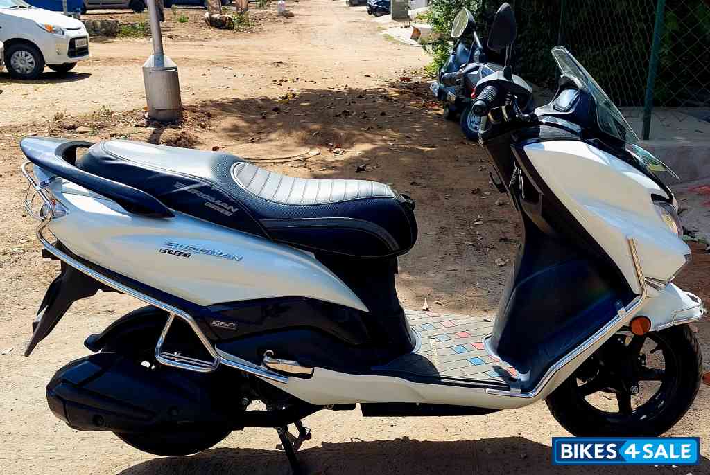 White Suzuki Burgman Street BS6