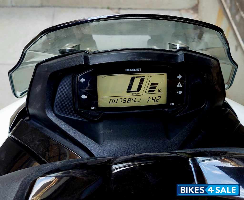 White Suzuki Burgman Street BS6