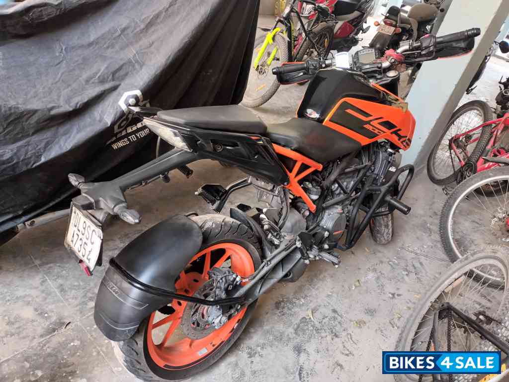 KTM Duke 200