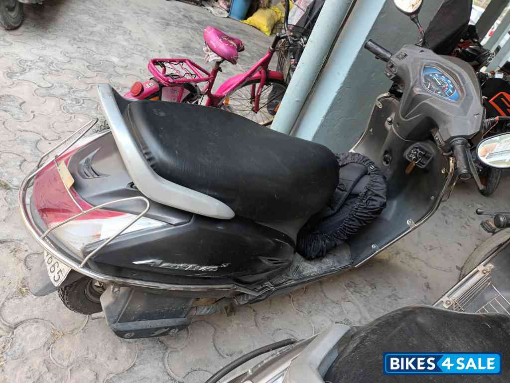 Gray Honda Activa 5G