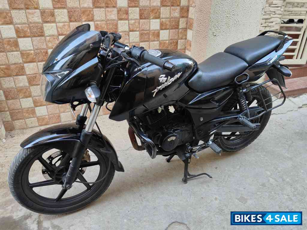 Black Bajaj Pulsar 180