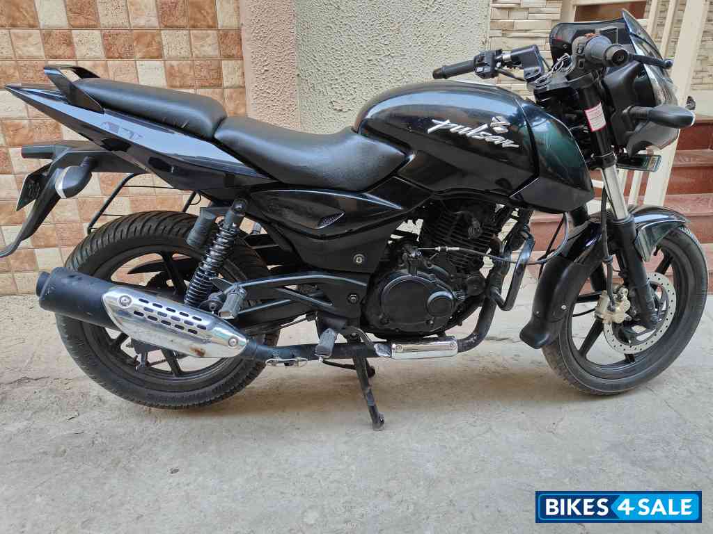 Black Bajaj Pulsar 180