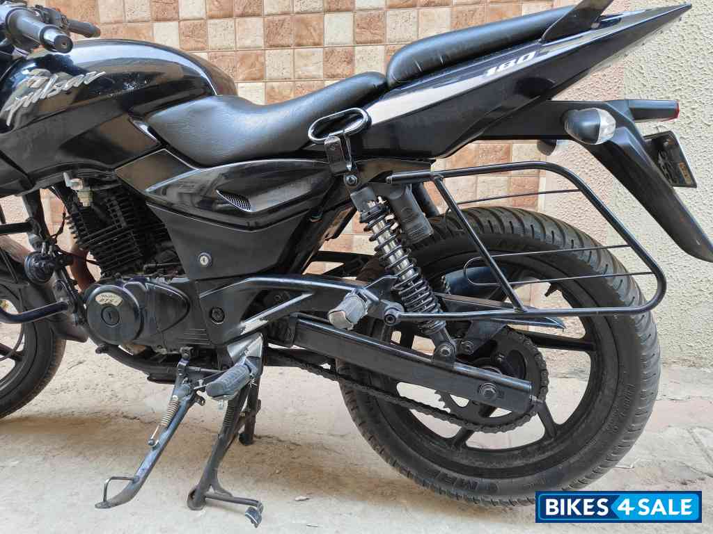 Black Bajaj Pulsar 180
