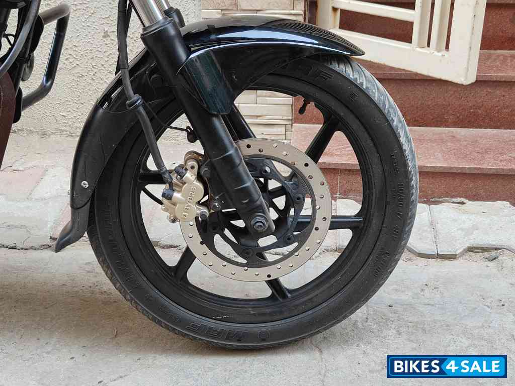 Black Bajaj Pulsar 180