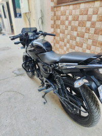 Black Bajaj Pulsar 180