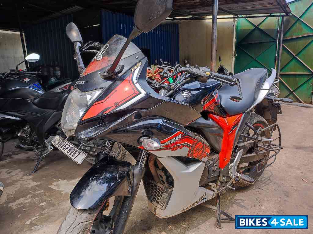 Black - Red Suzuki Gixxer SF Fi