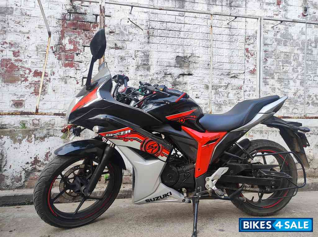 Black - Red Suzuki Gixxer SF Fi