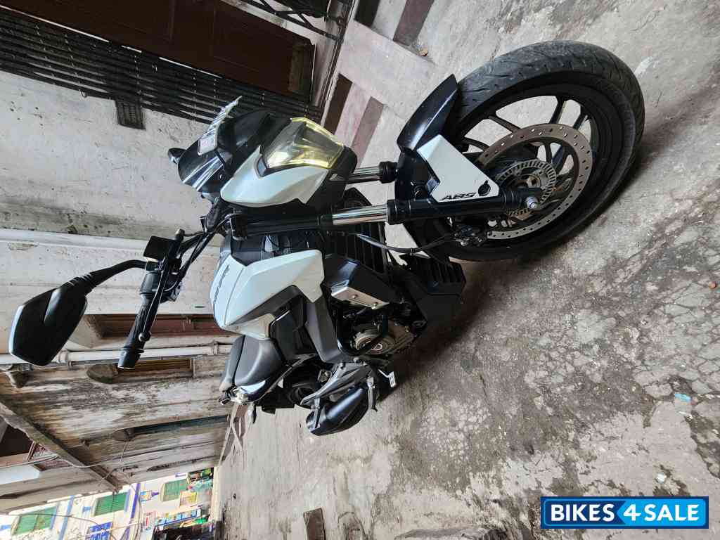 Bajaj Dominar 400
