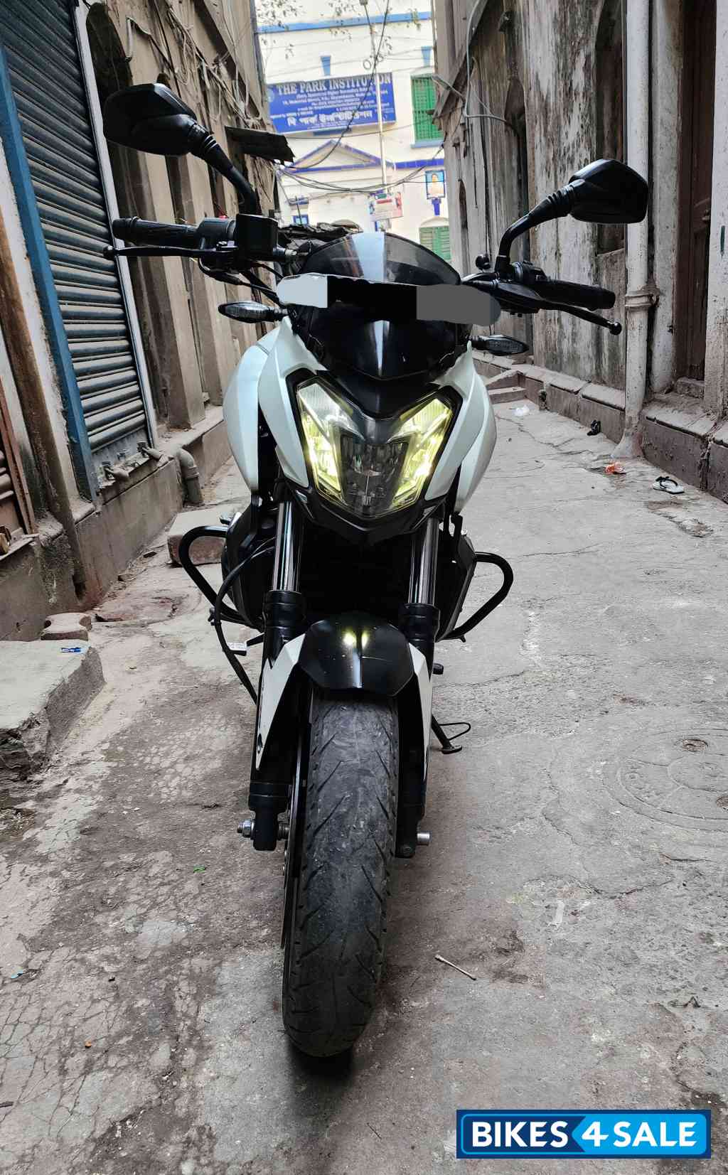 Bajaj Dominar 400