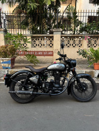 Black Royal Enfield Bullet Electra
