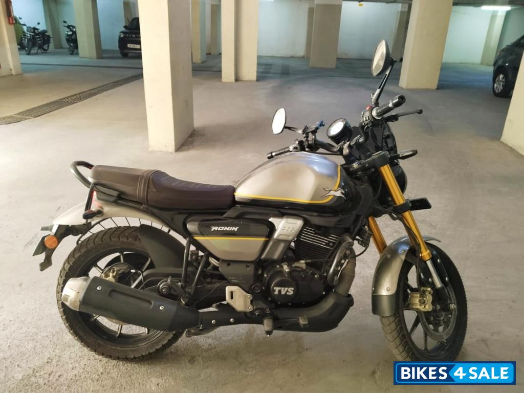 TVS Ronin TD