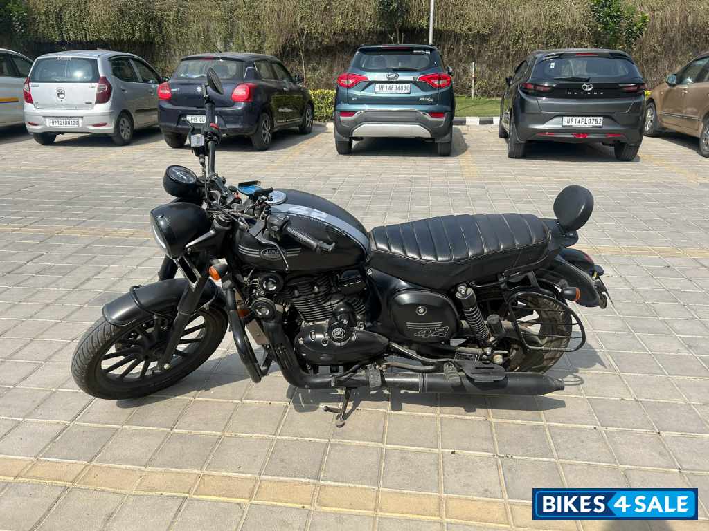 Jawa 42 Dual Channel ABS AllStar Black