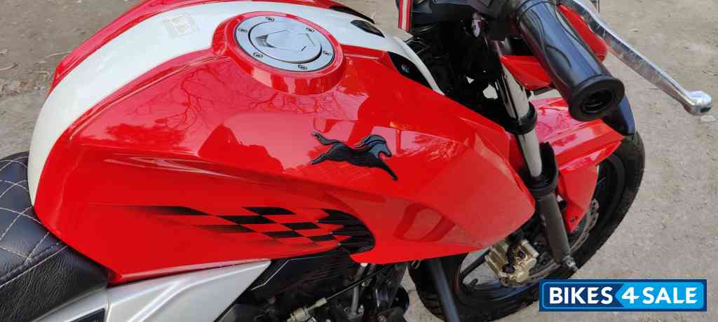 Red TVS Apache RTR 160 4V