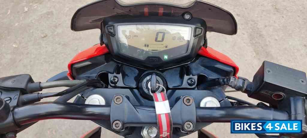 Red TVS Apache RTR 160 4V