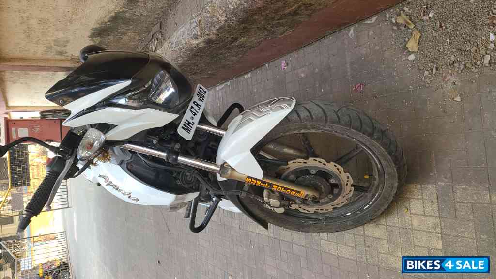 White TVS Apache RTR 180 ABS