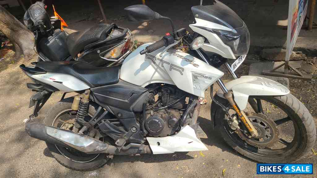 White TVS Apache RTR 180 ABS