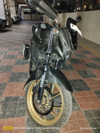 Black Yamaha FZS 25 2022
