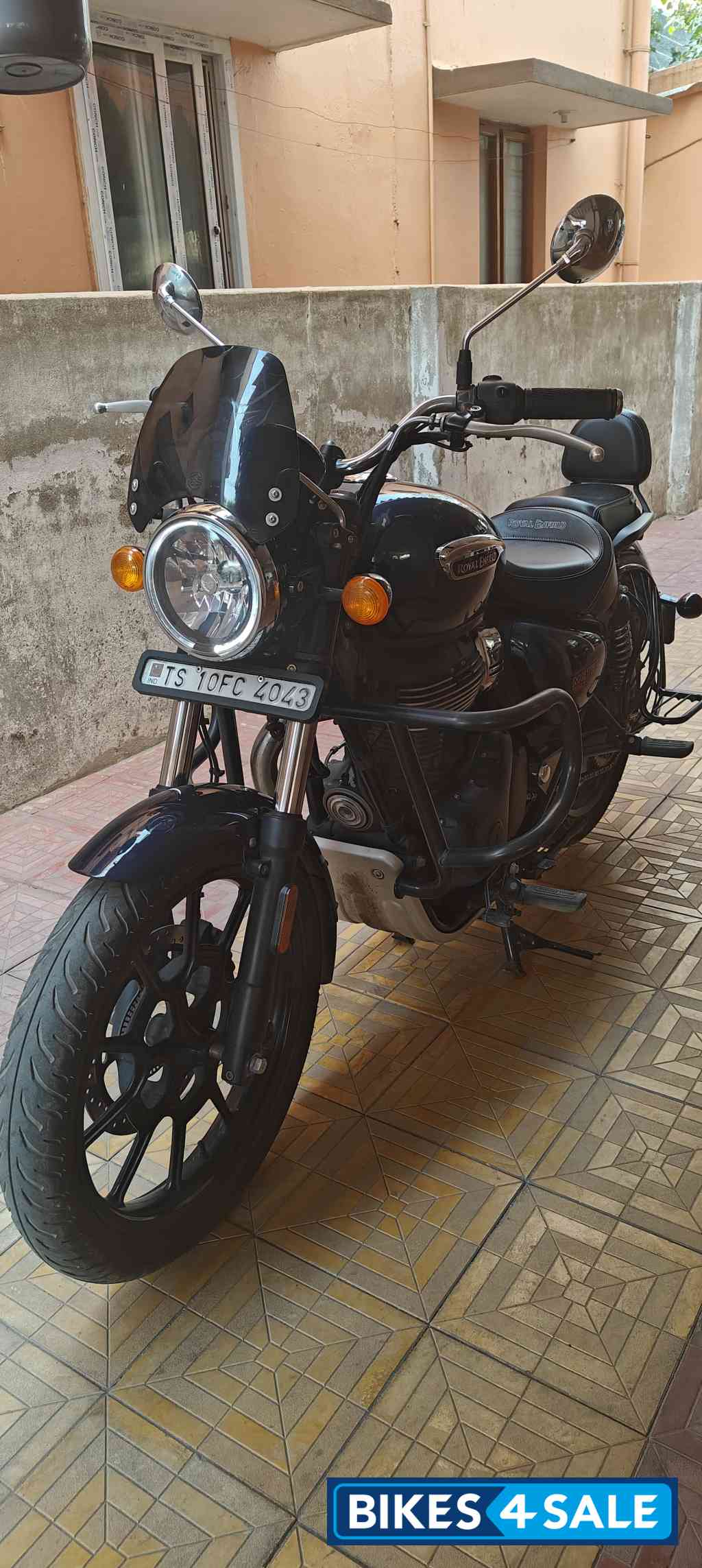 Royal Enfield Meteor 350 Stellar