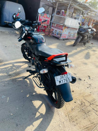 Black Bajaj Pulsar 125 Neon Disc Single Seat