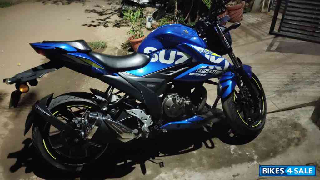 Blue Suzuki Gixxer 250 BS6
