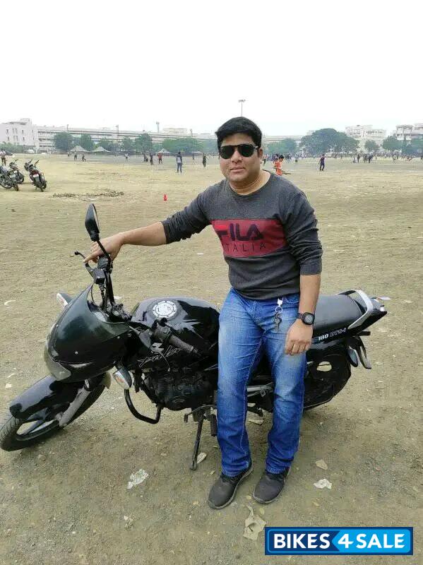 Black Bajaj Pulsar 180