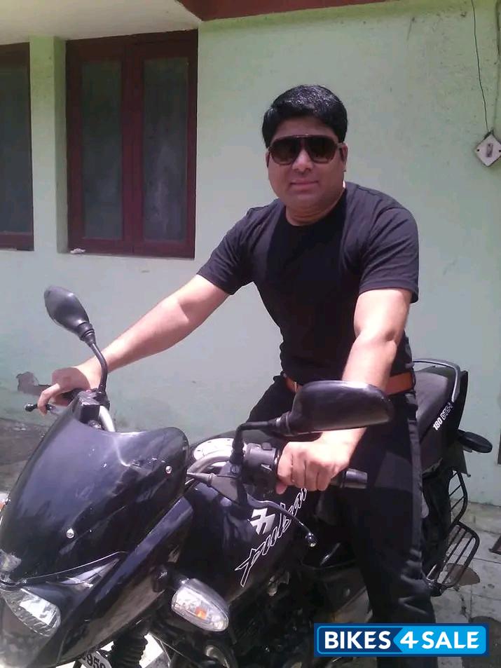 Black Bajaj Pulsar 180