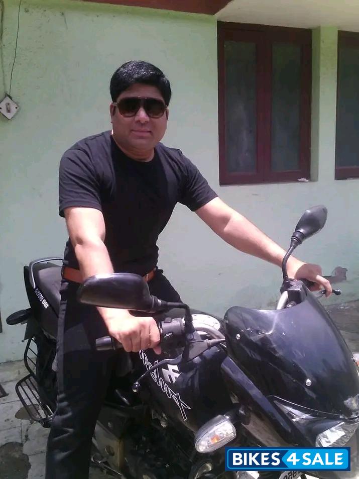 Black Bajaj Pulsar 180