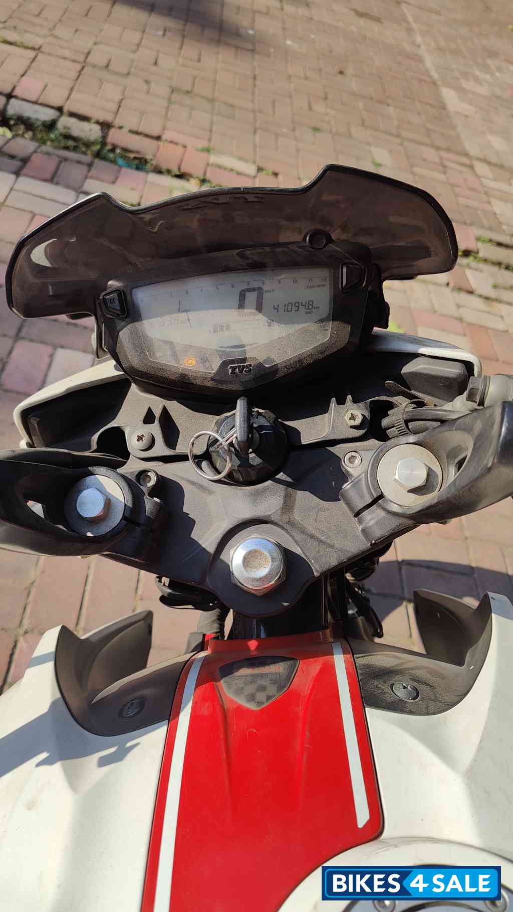 White TVS Apache RTR 200 4V ABS Race Edition 2.0