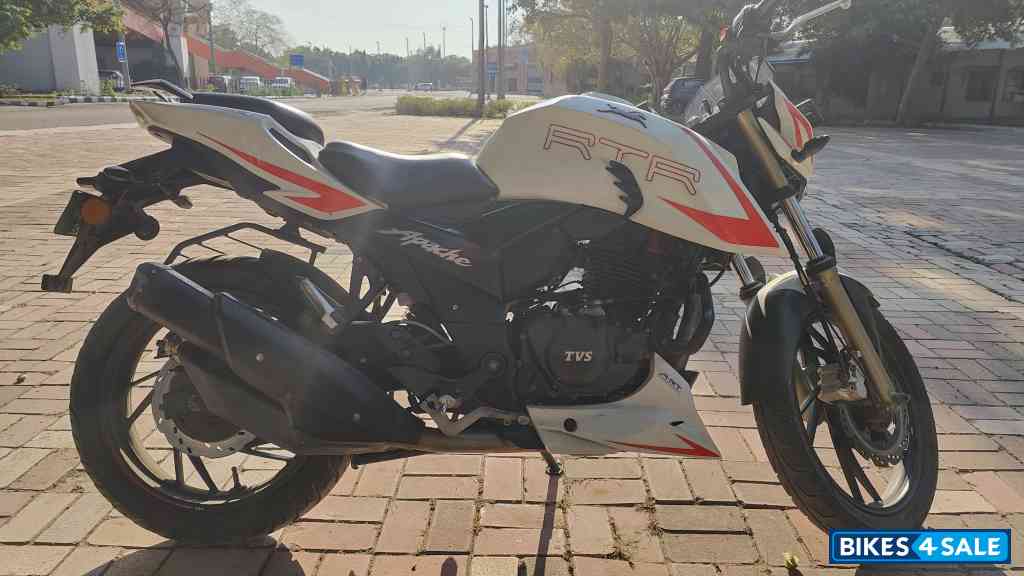 White TVS Apache RTR 200 4V ABS Race Edition 2.0