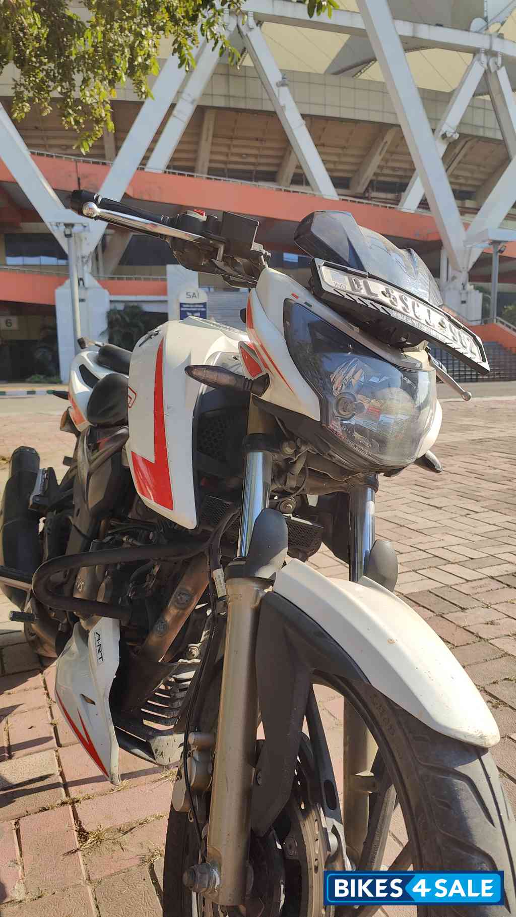 White TVS Apache RTR 200 4V ABS Race Edition 2.0