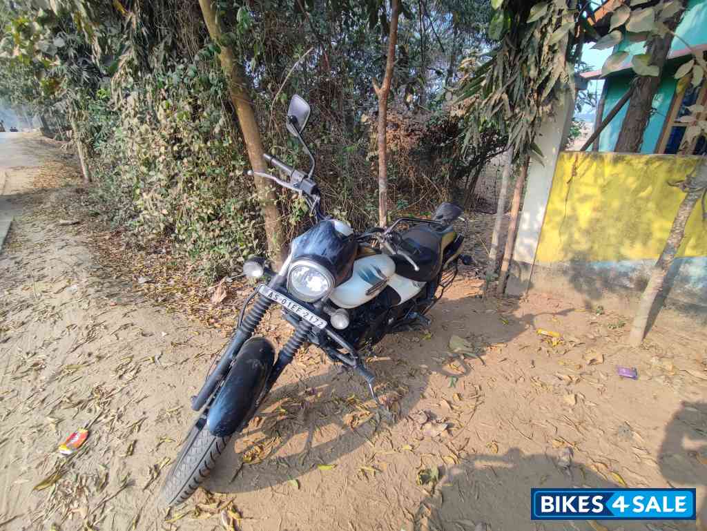 Bajaj Avenger Street 220